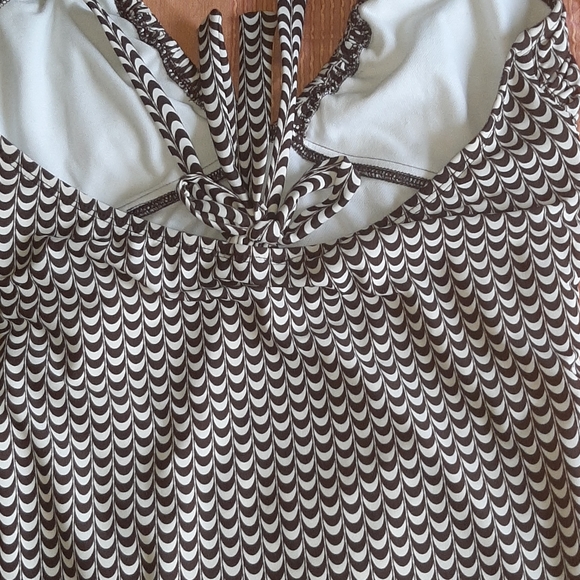 Kenneth Cole reaction swimsuit - Picture 3 of 4